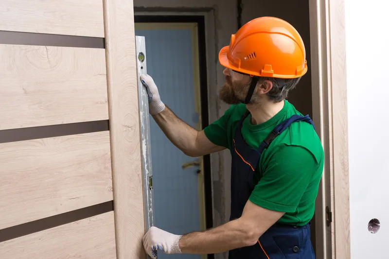 Serrurier professionnel en intervention — Serrurier Nice Artisan, Nice